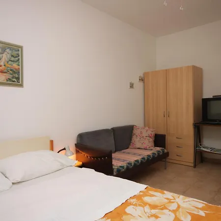 Apartment With Wifi Pomer, - 7294
